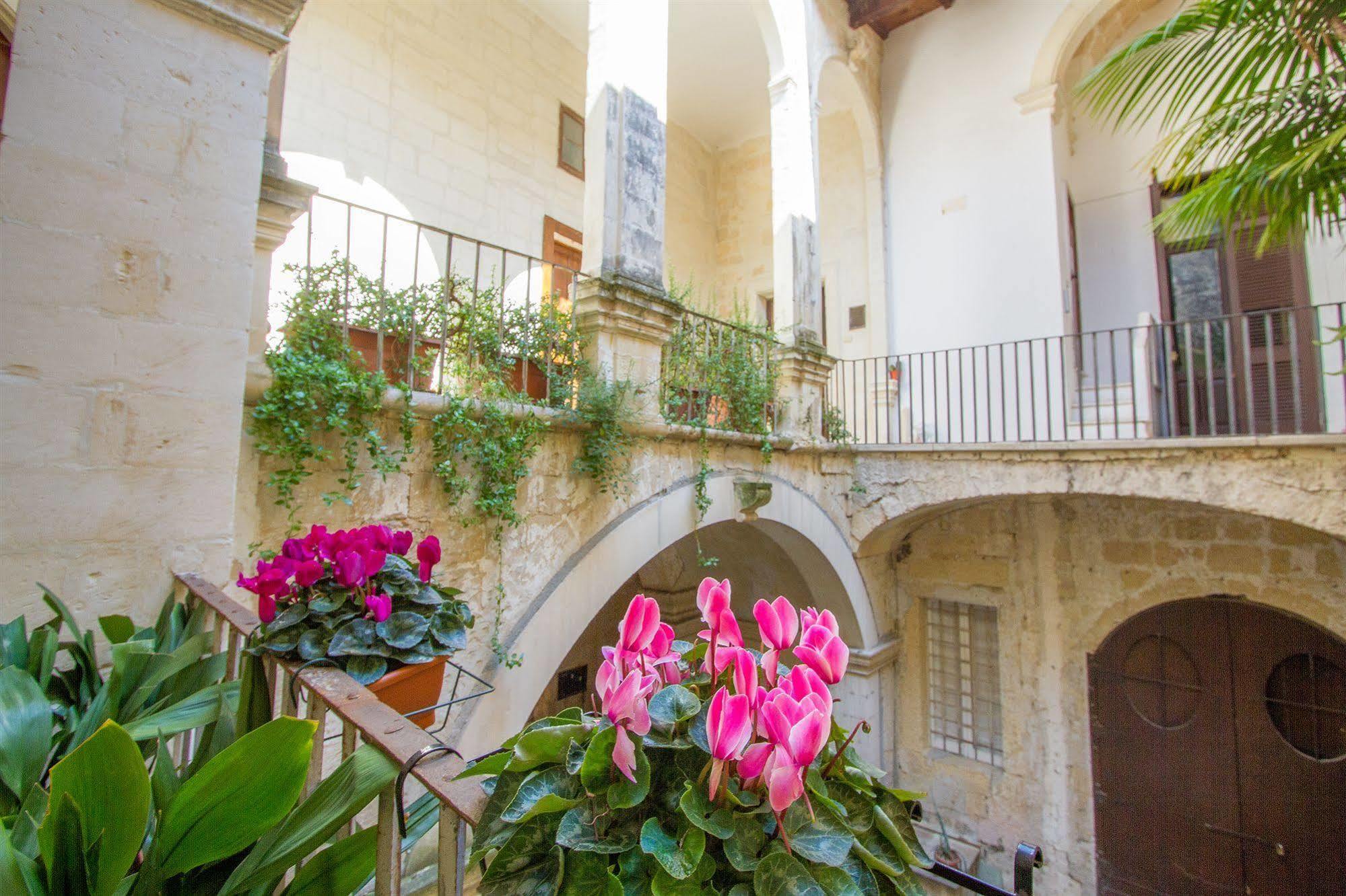 B&B Casa Li Santi Лечче Экстерьер фото